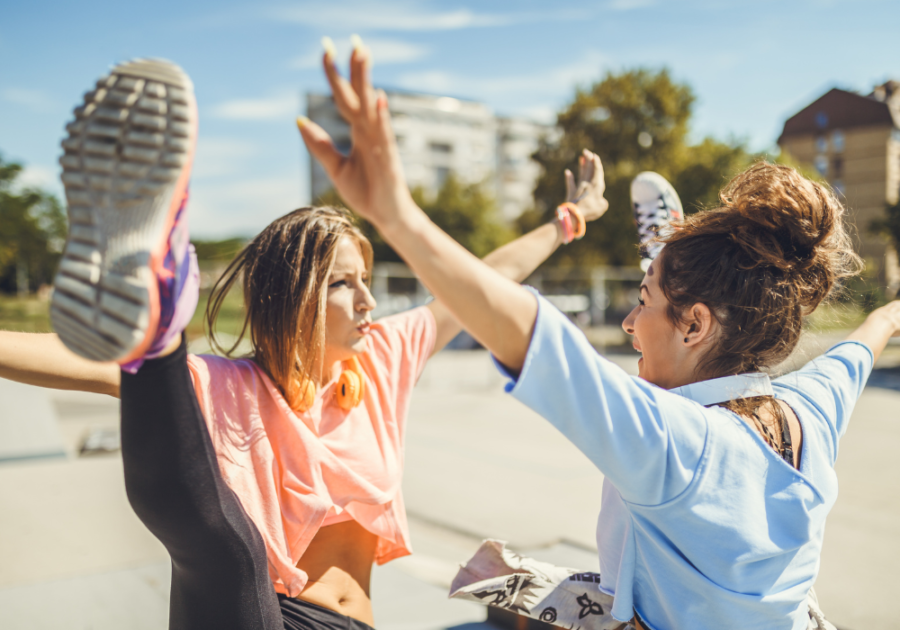 27 Fun Things To Do With Your Sister