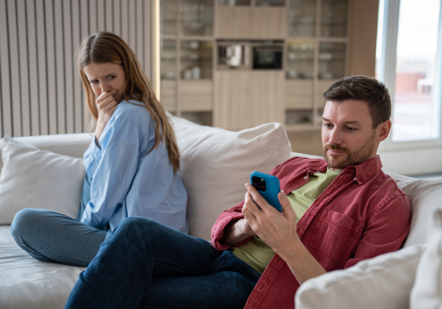 unhappy woman with man stages of a narcissistic relationship