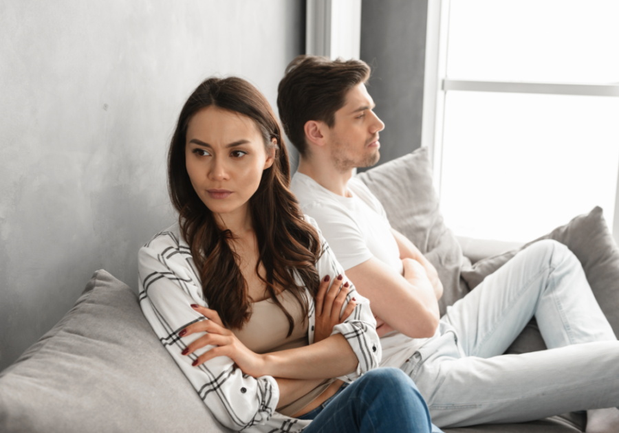 unhappy couple how to know when to leave a relationship