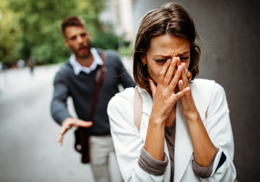 unhappy couple how to know when to leave a relationship